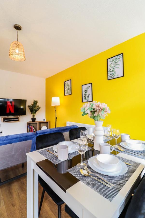 Spacious 1 Bed Flat-Free Parking Hillingdon Exterior photo