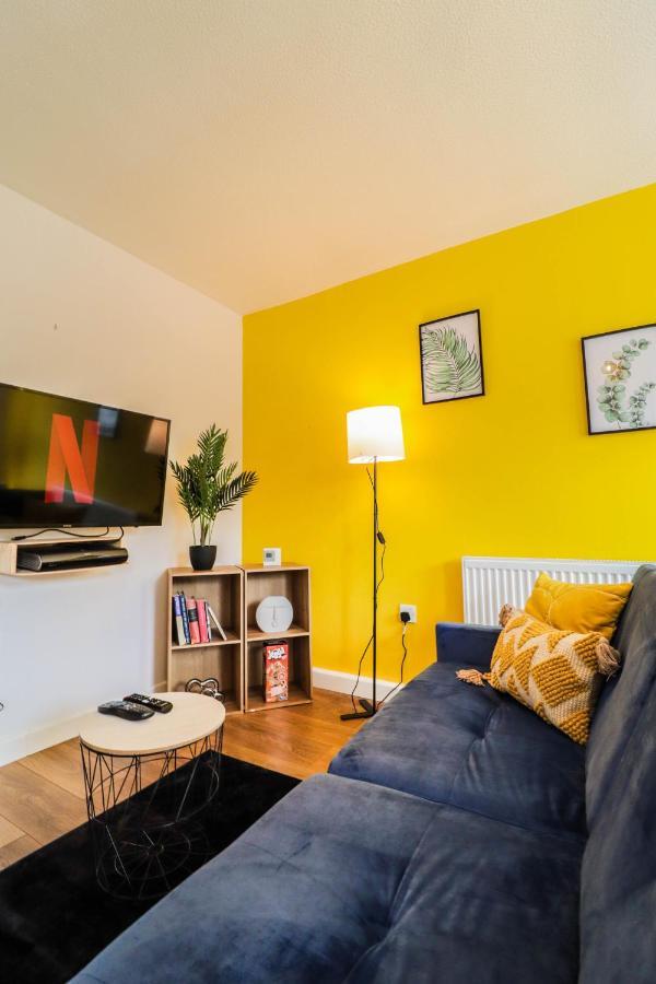 Spacious 1 Bed Flat-Free Parking Hillingdon Exterior photo